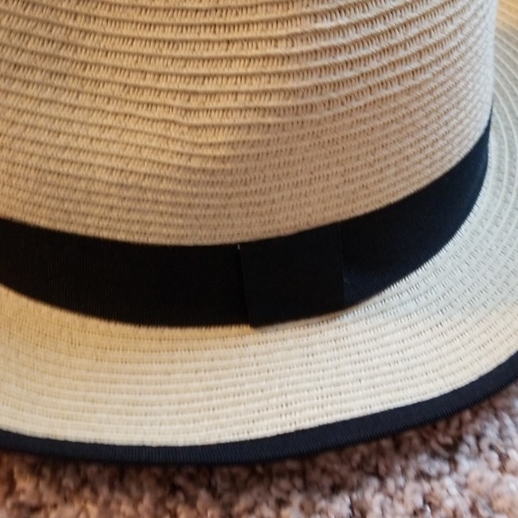 Straw hat with black trim and band - Picture 2 of 2